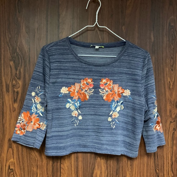 Gianni Bini Flower Embroidered Crop Top Size Medium - Picture 1 of 5